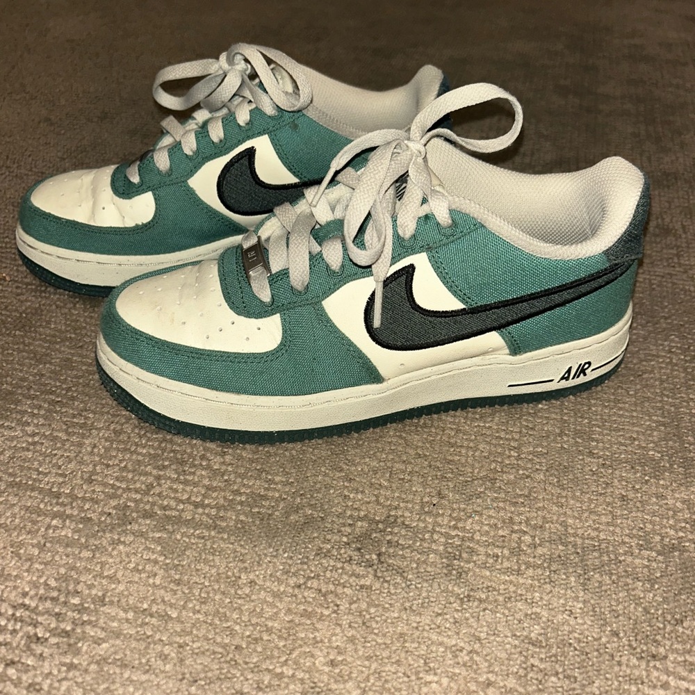 Nike Air Force 1V8 Sneakers - Teal and White
